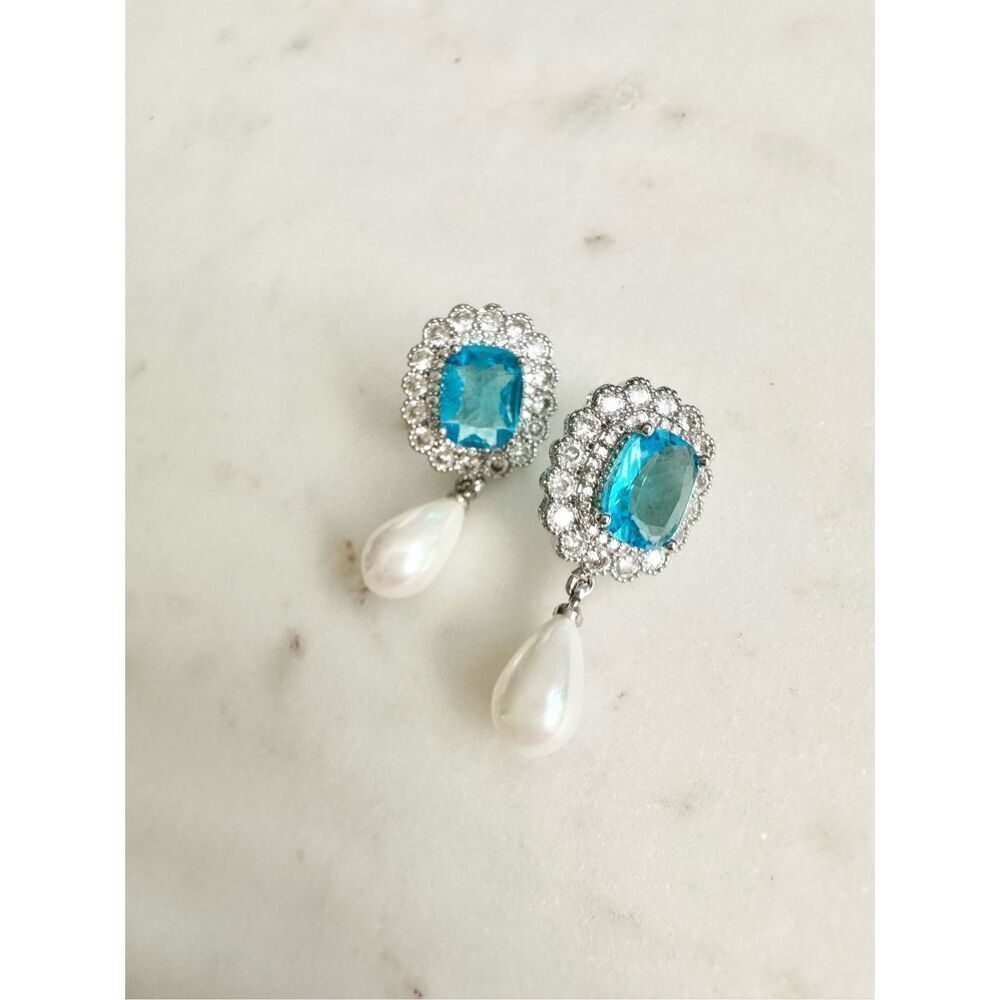 Bright blue cubic zirconia princess pearl drop super sparkly earrings ￼